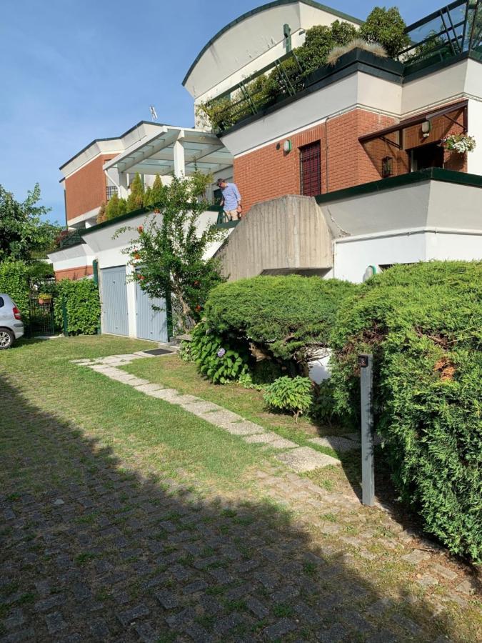 Near Como, Charming Apartment With Fireplace Grandate Exterior foto